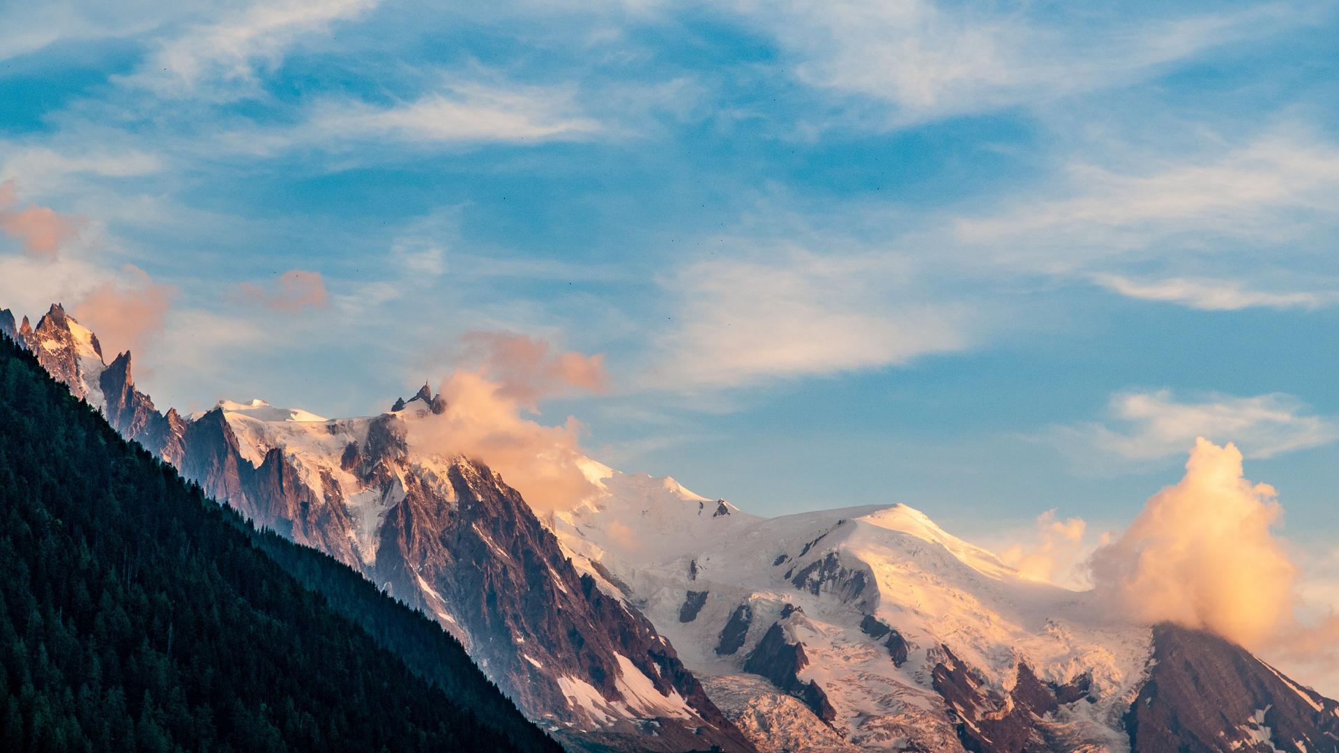 coucher de soleil sur le mont-blanc