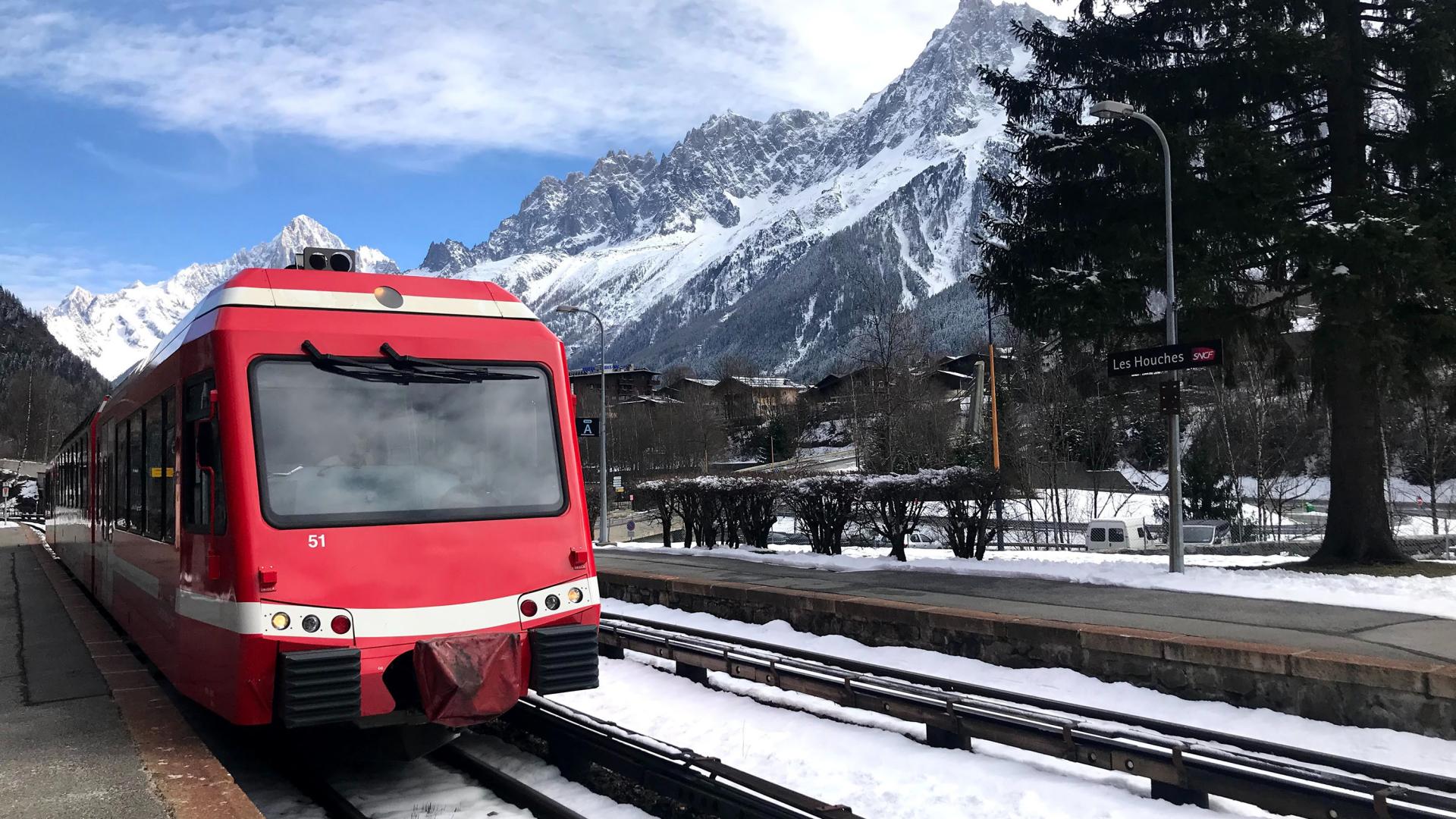 train en gare des Houches